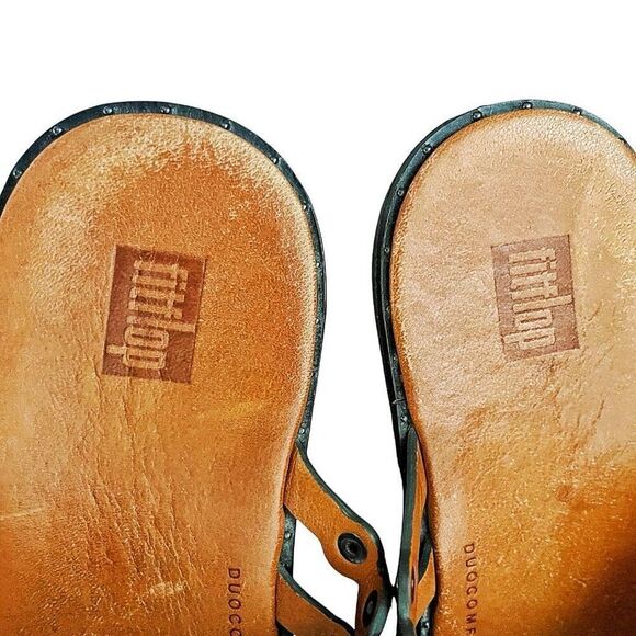 FitFlop Black Leather Embellished Stids Toe Loop Ssndals Size 7 EUC - Picture 3 of 5